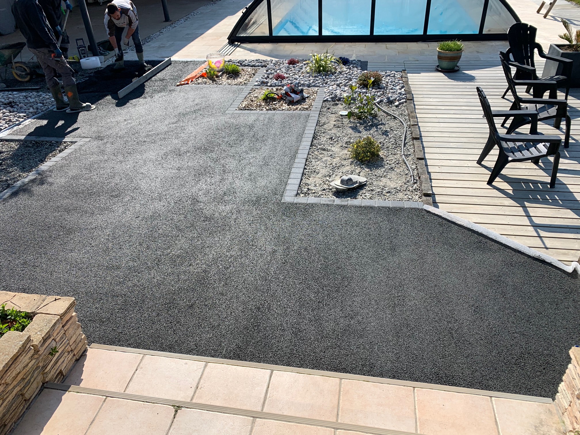 beton-poreux-cour-exterieure-jardin